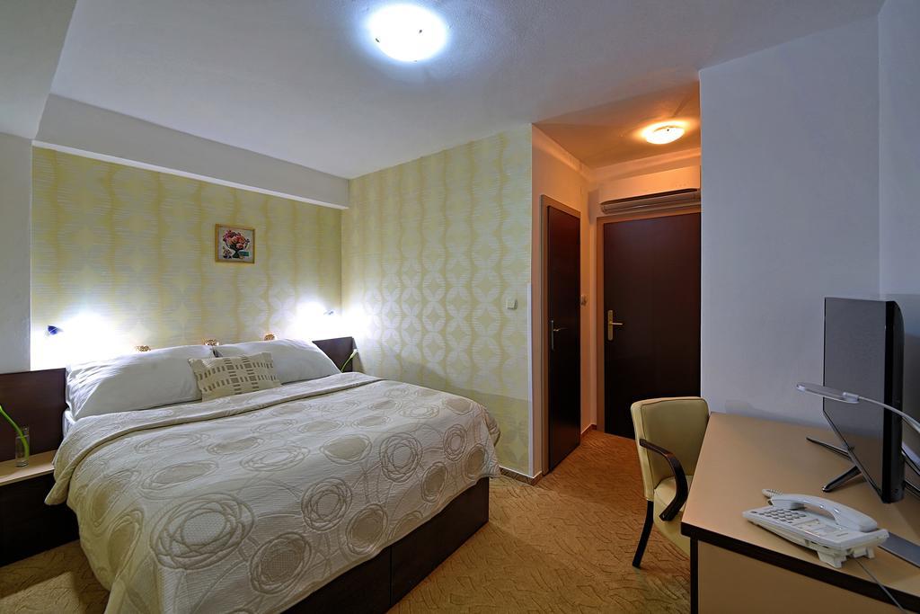 Hotel Saris بارديوف المظهر الخارجي الصورة